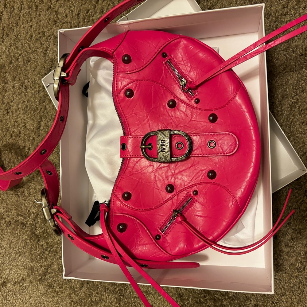 JW PEI Heart Shaped Purse